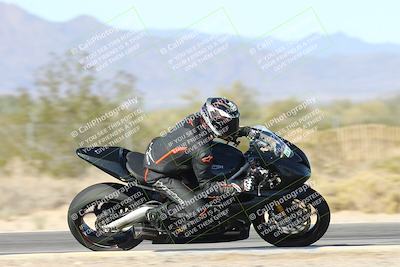 media/Dec-04-2025-Racers Edge (Thu) [[5ebc9f124d]]/3-B Group/5-Session 2 Turn 2 inside Speed Pans/